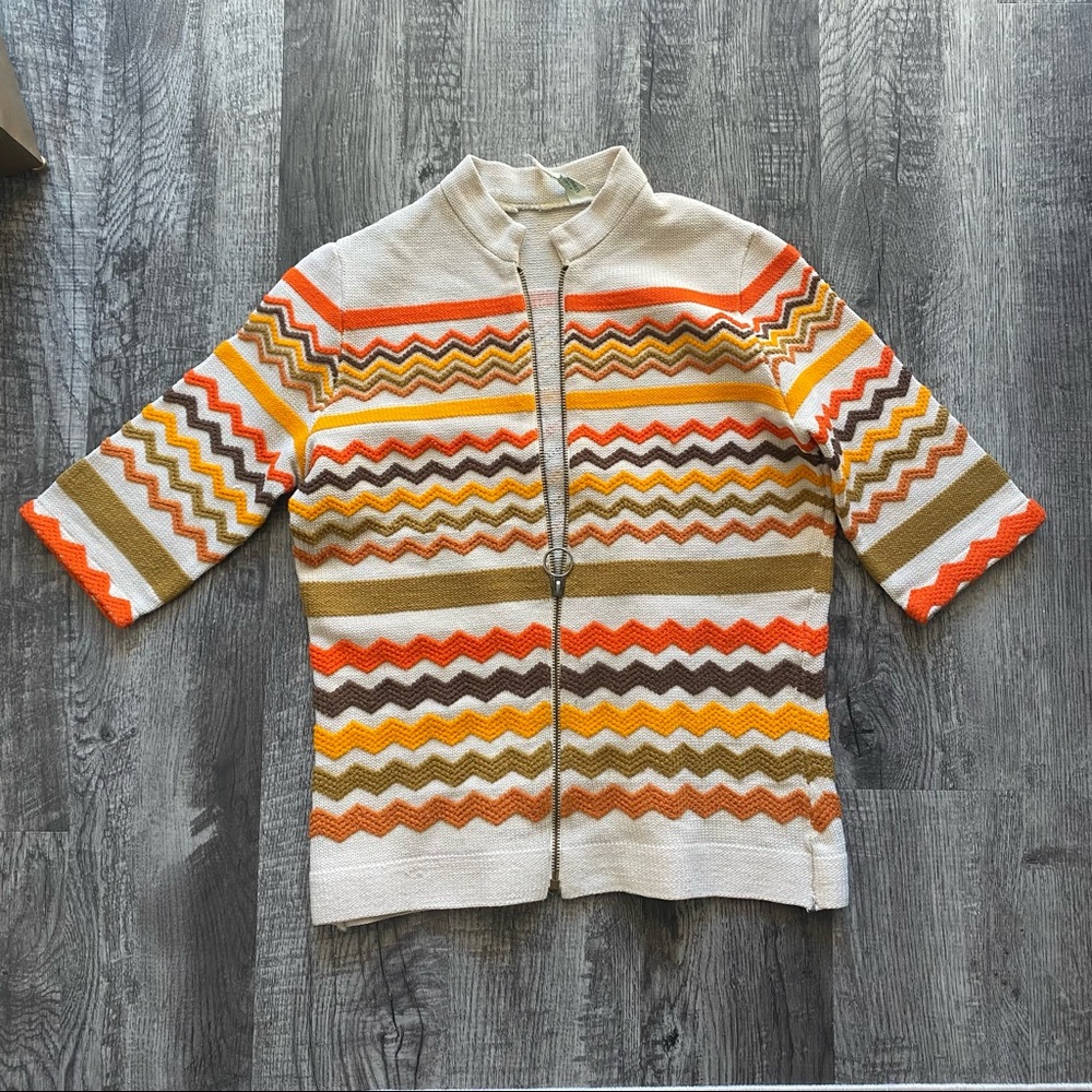 Vintage cream orange and brown chevron pattern ¾ length sleeve cardigan sweater